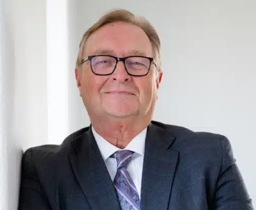 Headshot of Tony Edwards